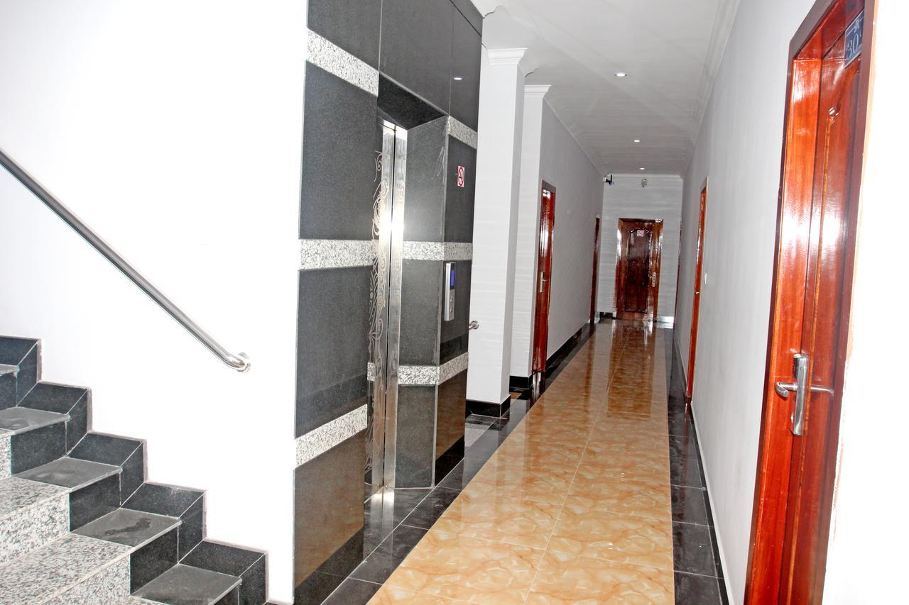 Jasmine Hotel& Sky Bar Батамбанг Екстериор снимка