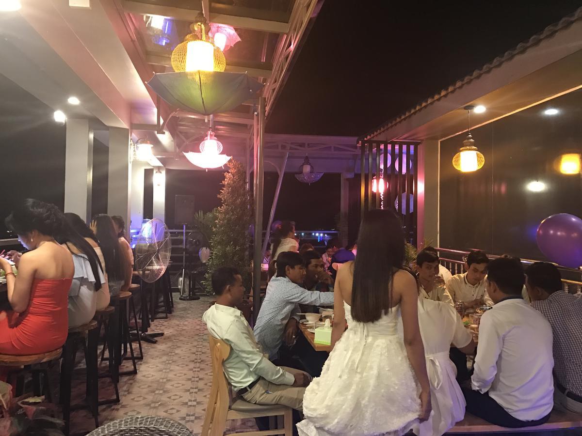 Jasmine Hotel& Sky Bar Батамбанг Екстериор снимка