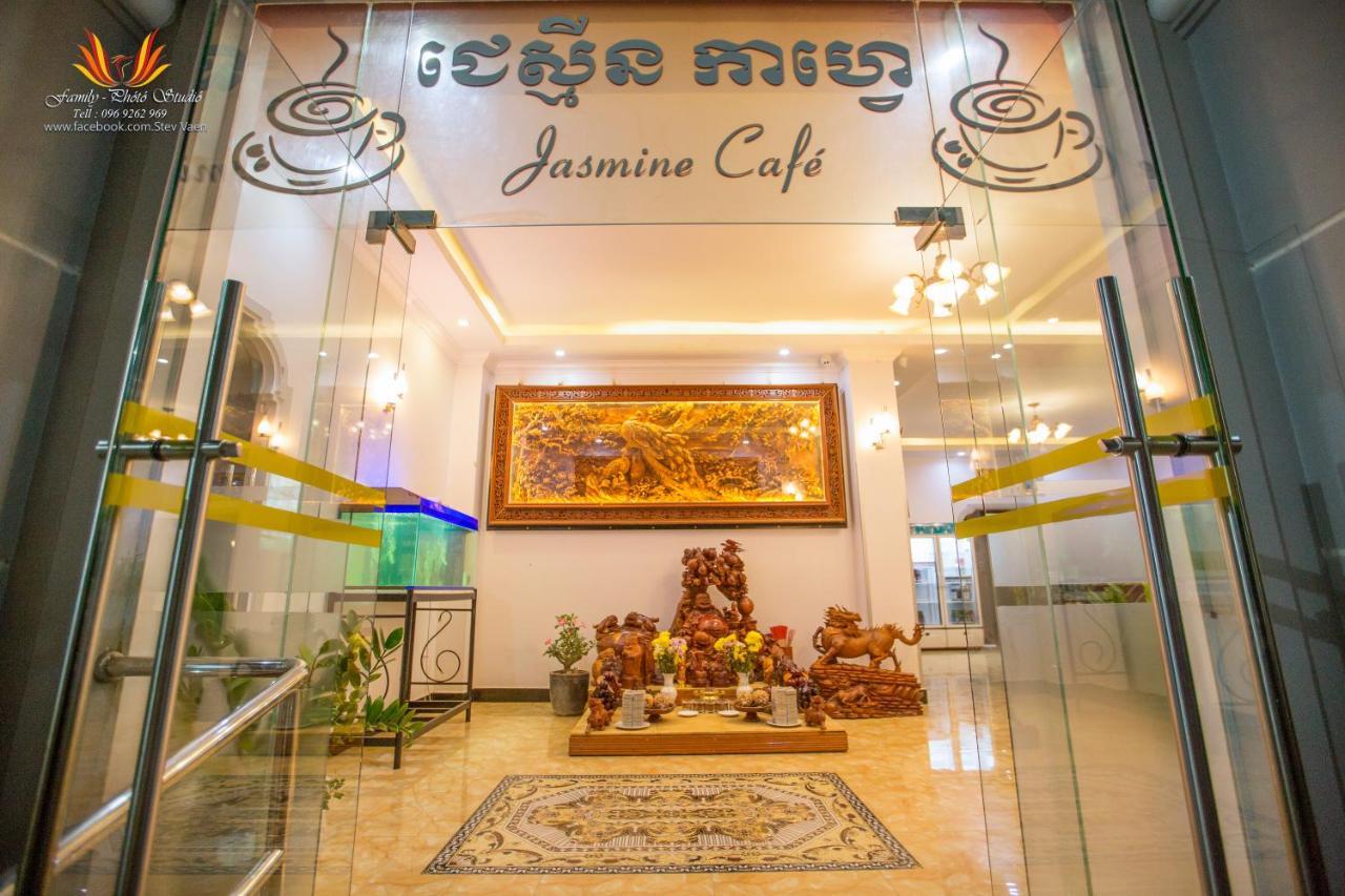 Jasmine Hotel& Sky Bar Батамбанг Екстериор снимка