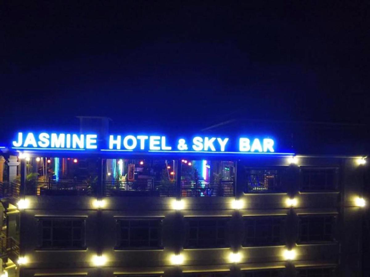 Jasmine Hotel& Sky Bar Батамбанг Екстериор снимка